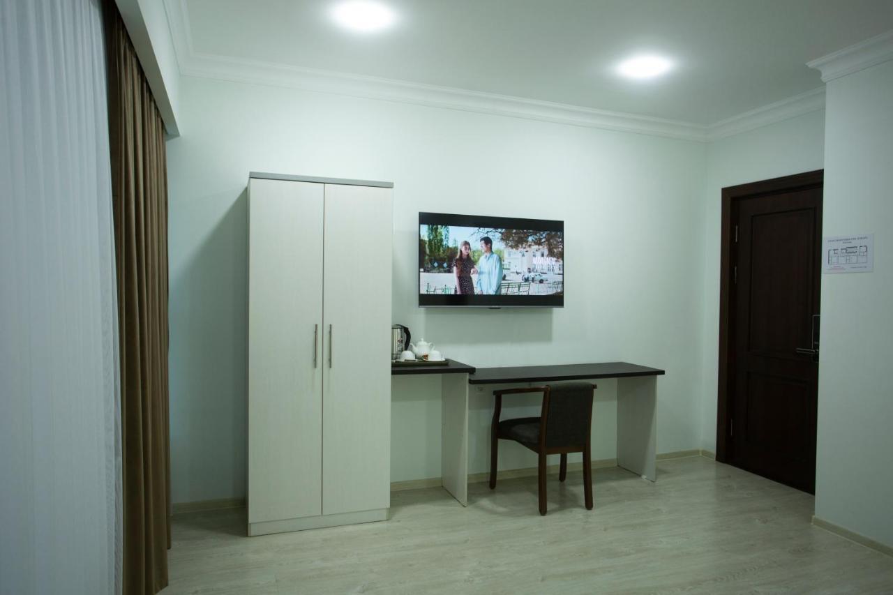 Viva Hotel Tashkent Bagian luar foto