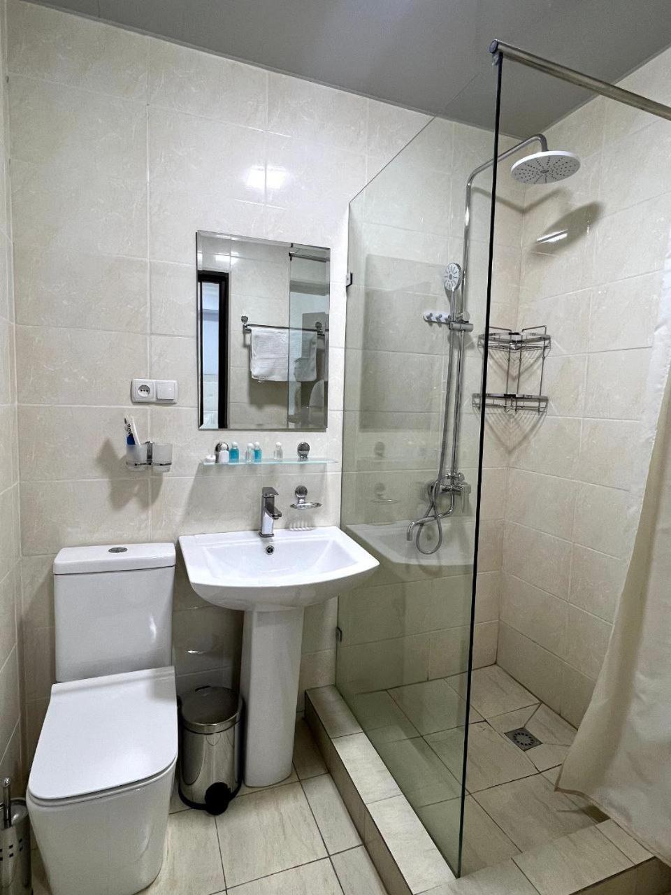 Viva Hotel Tashkent Bagian luar foto